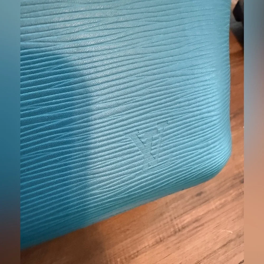 Louis Vuitton Epi Leather Neverfull MM in Teal
